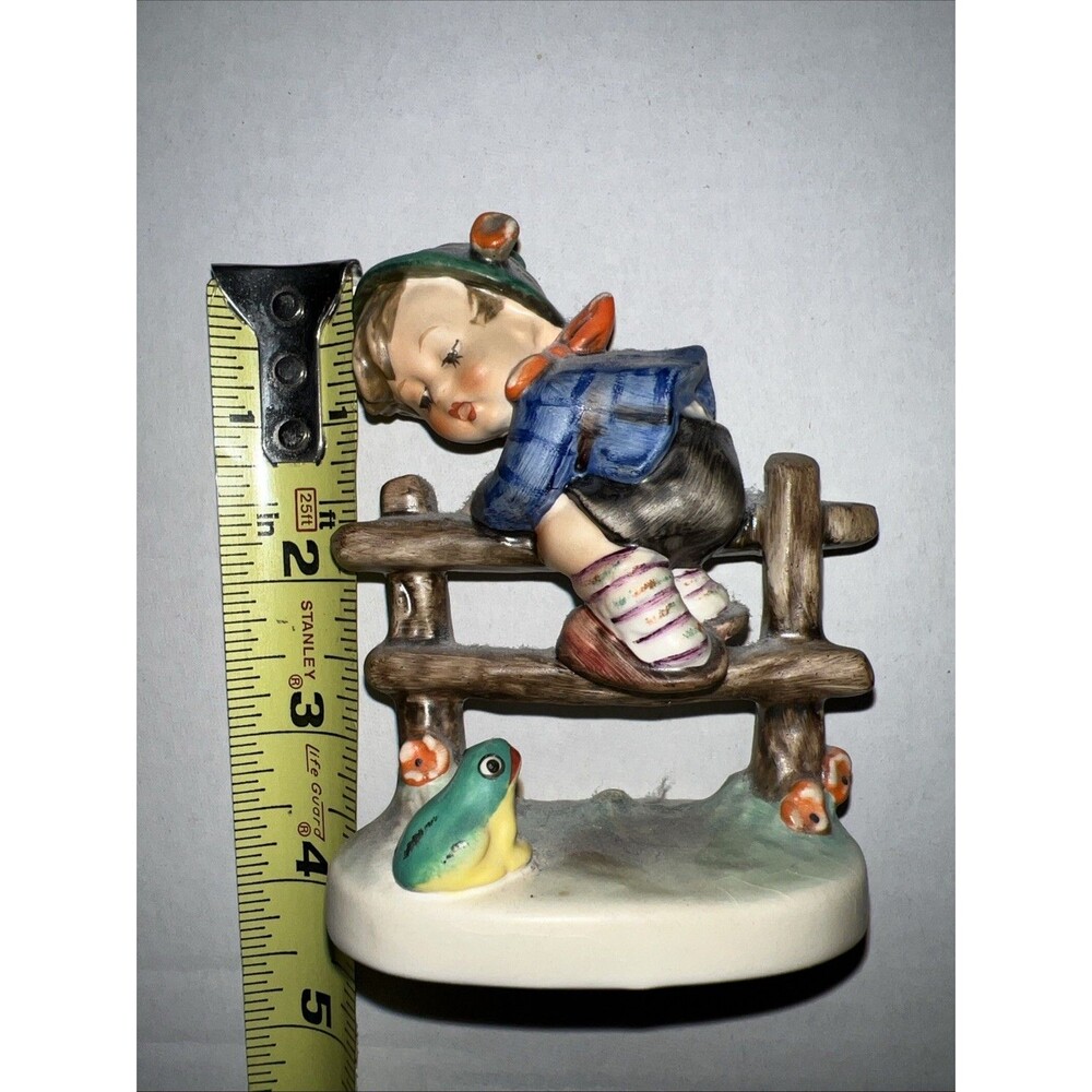 Vintage GOEBEL HUMMEL RETREAT TO SAFETY Figurine 201 2/0 W Germany TMK 4 1948